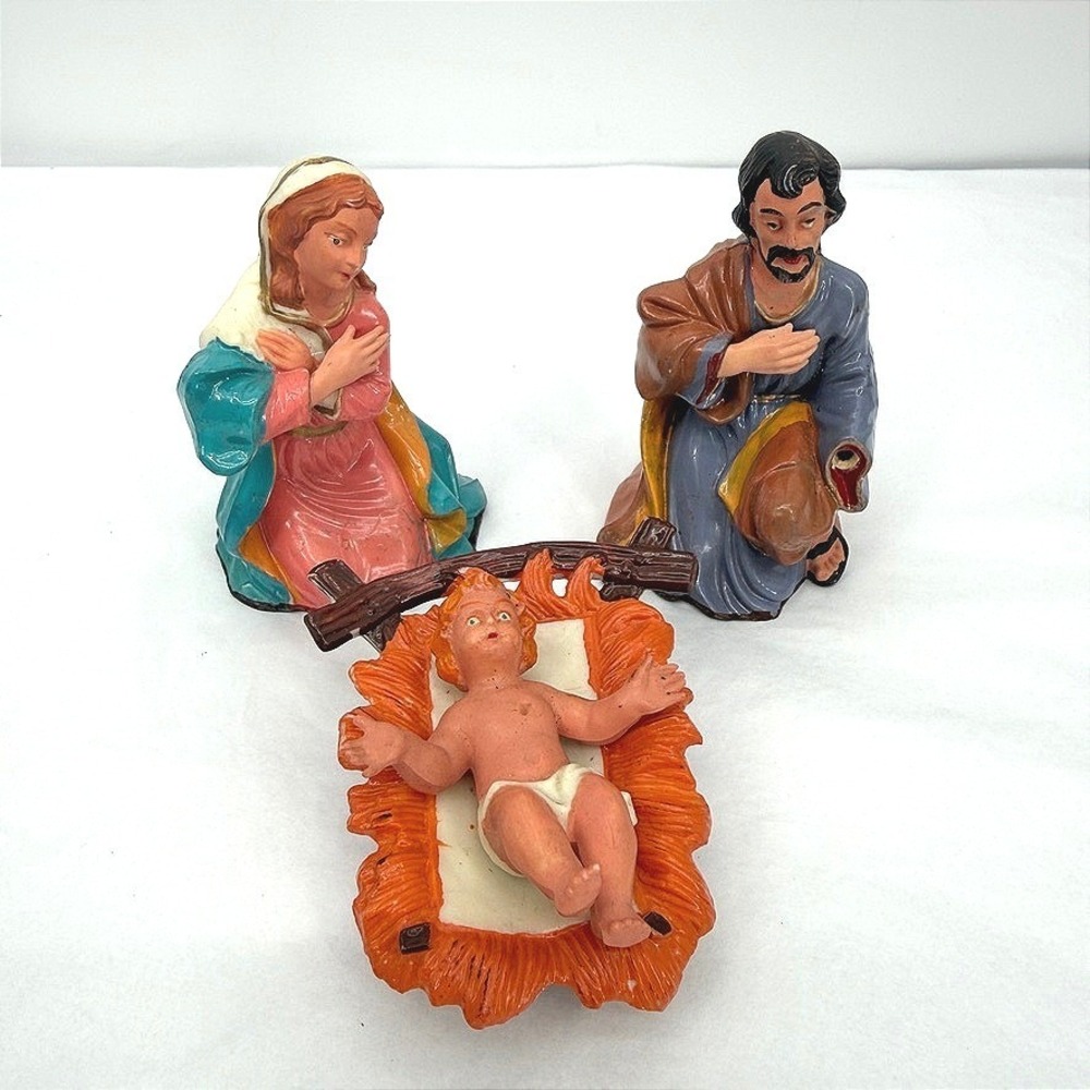 VTG Nativity Figurine Set Holy Family Christmas Decor 4pc **FLAW Religious Decor